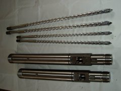 注塑機螺桿料管打滑的原因有哪些